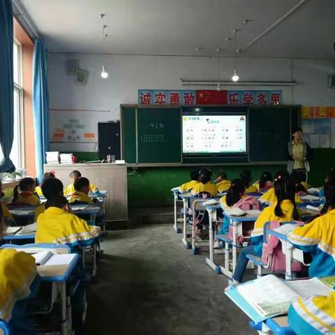 豆坝镇九年制学校跨越式教研活动
