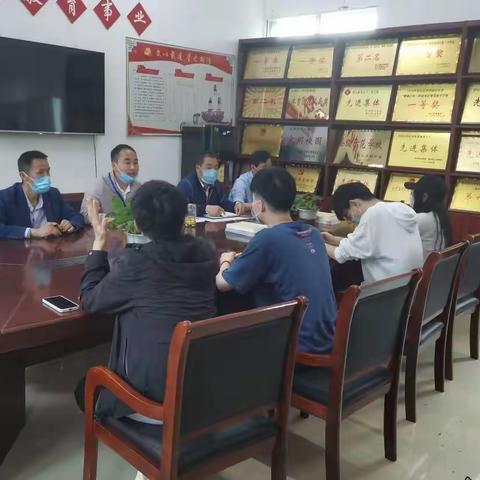 学为人师，助力青春——铅山县兄弟学校及上饶师范学院实习生支援青溪中学教学工作