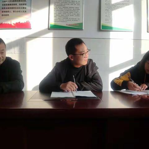 研学新课标 赋能新征程——杨河初中理化生组第2次学习新课标简讯