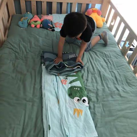 特殊的时光   不一样的陪伴，                   中一班