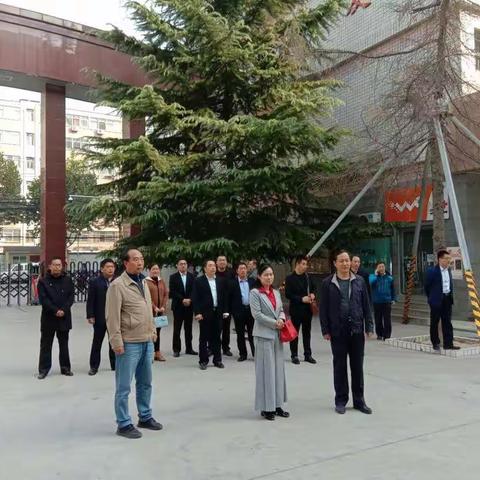 濮阳县职业技术领导和老师在河南省商务学校参观学习