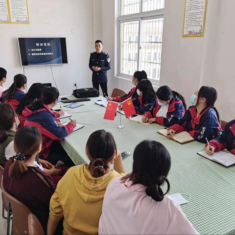 “消防在我心，安全伴我行”———江口镇中心幼儿园消防安全演练。