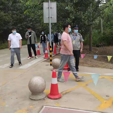 疫情防控不松懈，应急演练筑防线！——天宝二中开展疫情防控处置模拟演练