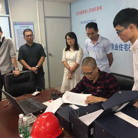 区政法委牵头联合区住建局、区人社局开展白云区建设工程实名制与工资支付分账现场督查工作