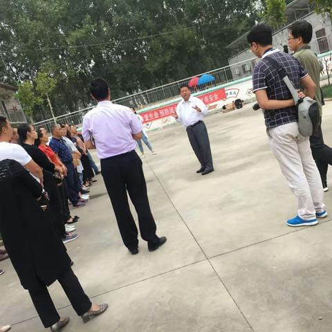 “科技大篷车”走进大李庄中心小学