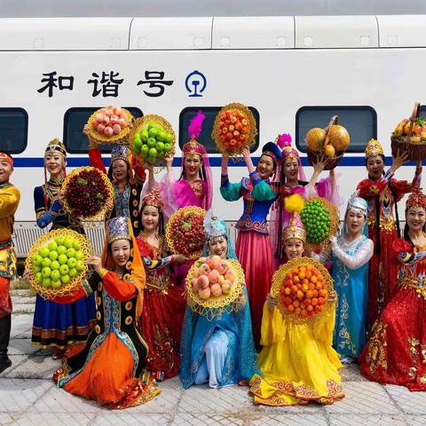 乌铁局摄影协会喜迎20大摄影展