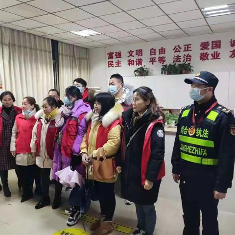 灵泉大队坚守岗位确保城市管理“不打烊”