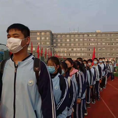 凤阳三中开展“爱祖国、爱家乡”未成年人思想道德建设教育活动