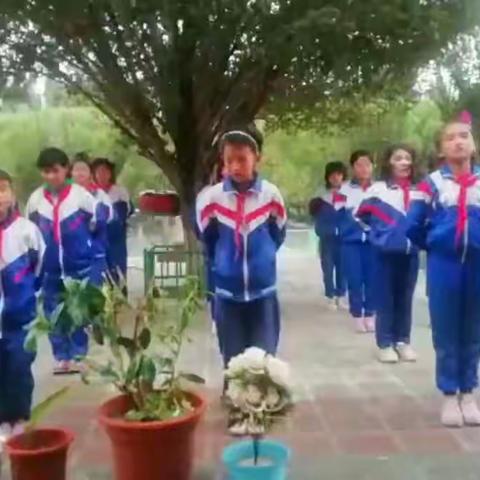 艾西曼4村小学巜推广普通话宣传周》活动