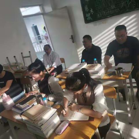 物流专业部教师共同学习《中国共产党第十九届中央委员会第六次全体会议精神》