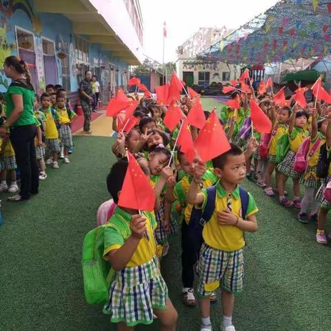 🌸🌸🌸阳光宝贝幼儿园的小朋友参观国防教育基地