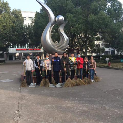 武阳中学七（3）班“清扫校园”主题活动