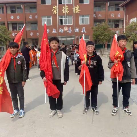 小小雷锋在行动，尊老敬老我先行———原阳县鹤立学校2023年学雷锋走进敬老院活动