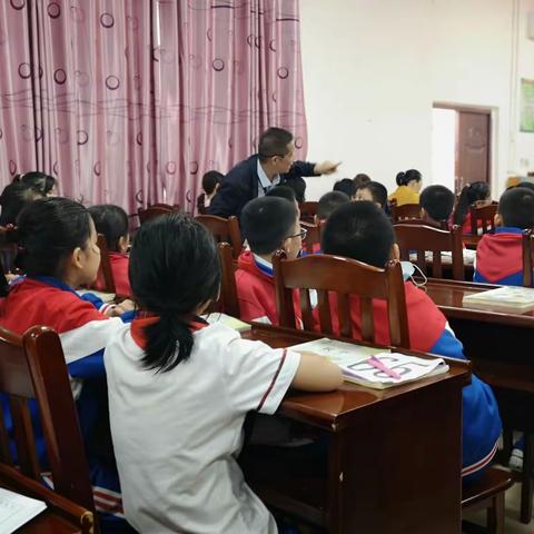 以教研促成长！！——  记四年级数学组罗广生教研活动