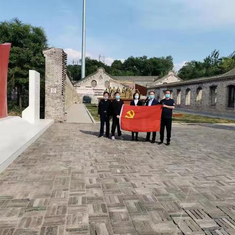 “重走革命路，感悟为民情”主题党日活动
