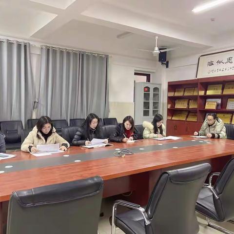 新学期、新起点——浔东小学英语组开展新学期第一次教研活动
