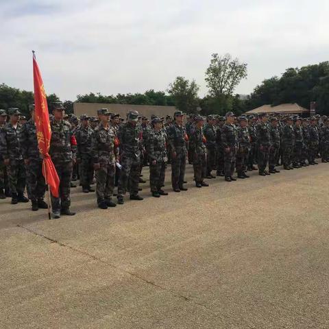 太华路街道区属民兵应急连参加西安市警备区民兵点验