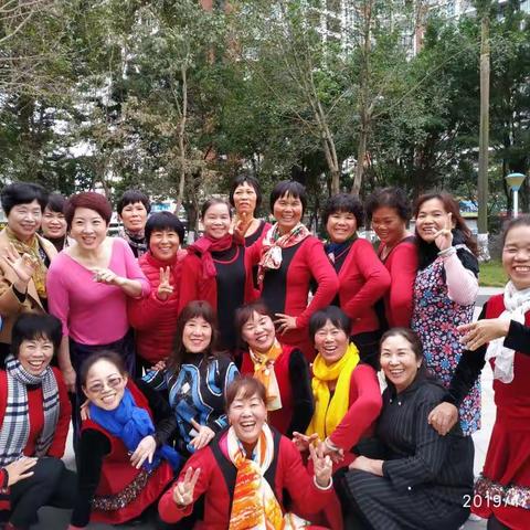 翩翩起舞健身队190106团年饭聚会(二)