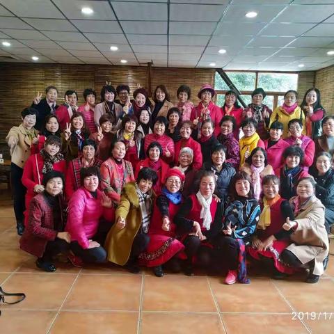 翩翩起舞健身队190106团年饭聚会(一)