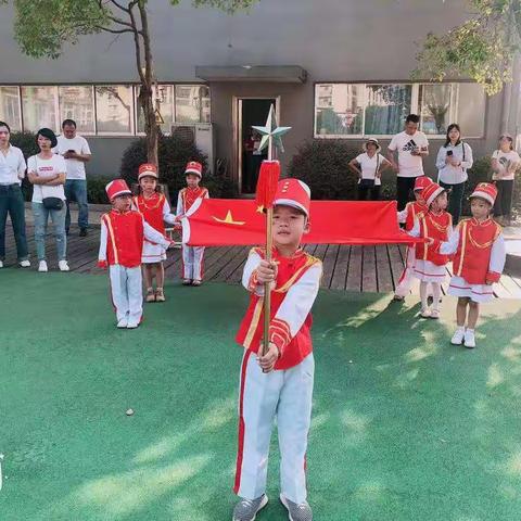 “欢欢喜喜过国庆”——记东乡区第一幼儿园小班组庆国庆系列活动