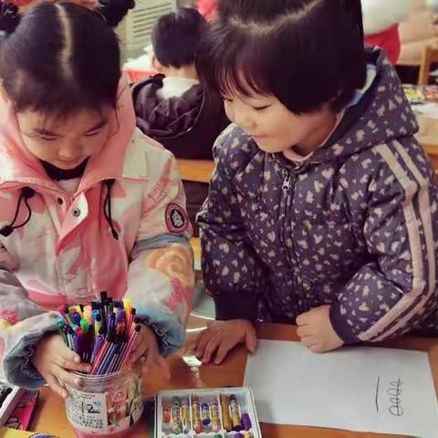 “区”动童年 “域”见美好——记东乡区第一幼儿园中三班期末区域汇报