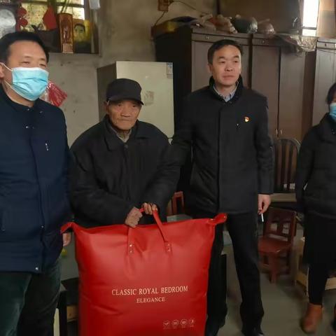 寒冬送温暖，真情暖人心-----玫瑰镇民政办联合社工站走访事实无人抚养困难儿童