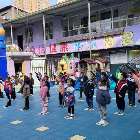 【新城学前•“胡·幼”播报】              “中国梦，强军梦 ”—西安胡家庙社区幼儿园中班组主题活动