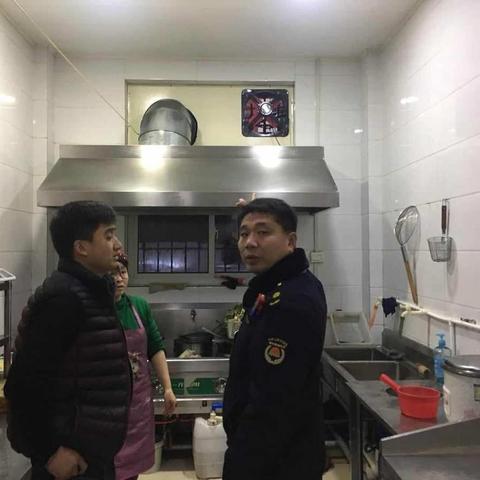 卫滨区城管局持续加强餐饮油烟治理力度0117