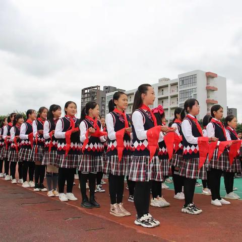 七一城西学校隆重举行少先队建队71周年庆祝活动