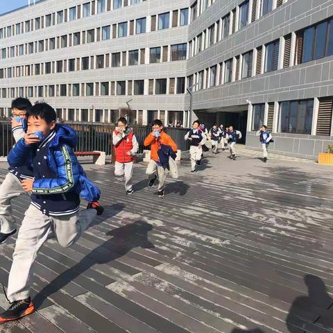 【安全警钟长鸣心间】三门峡东方剑桥中学2018年防震、防火安全应急疏散演练