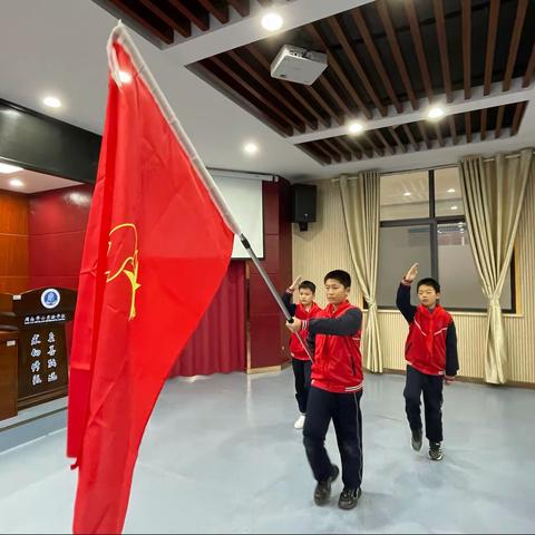 “请党放心，强国有我” ——周南学士实验学校庆祝中国少年先锋队建队72周年暨新队员入队仪式