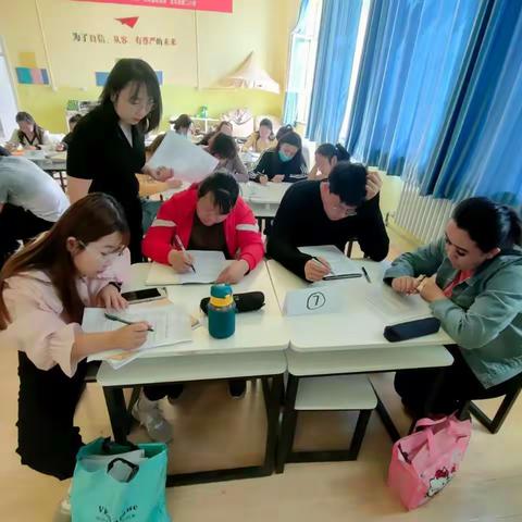 聚焦深度学习   推进课程改革     ——且末县第二小学“潜心教研引领教学促提升 ”活动