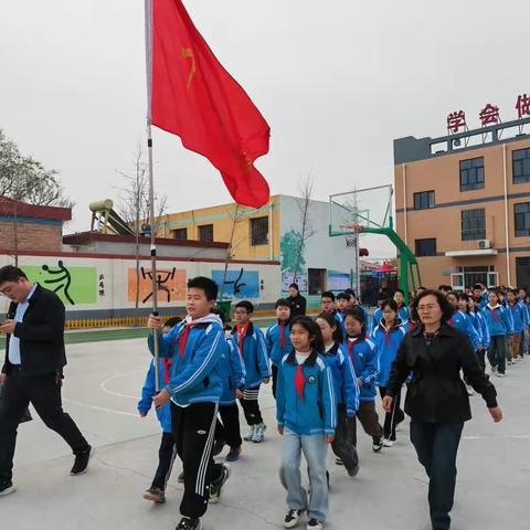 缅怀革命先烈，弘扬爱国精神—记干沟小学清明节祭扫烈士墓