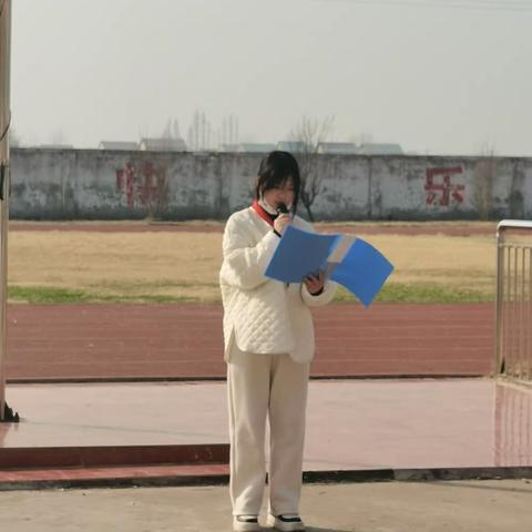 学习雷锋精神，争当雷锋传人——新吴窑小学开展“学雷锋”主题活动