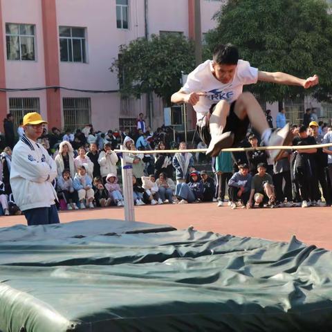 学在武中  爱在武中——武鸣中学第46届运动会暨第19届文化艺术节举行