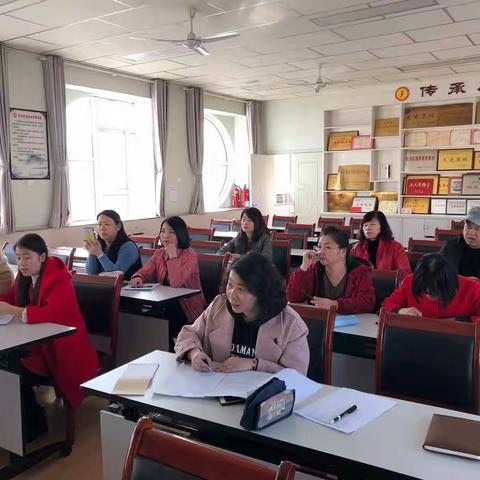 “多学习，提业务”——景岳小学数学组教研活动