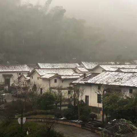 《暮雪》