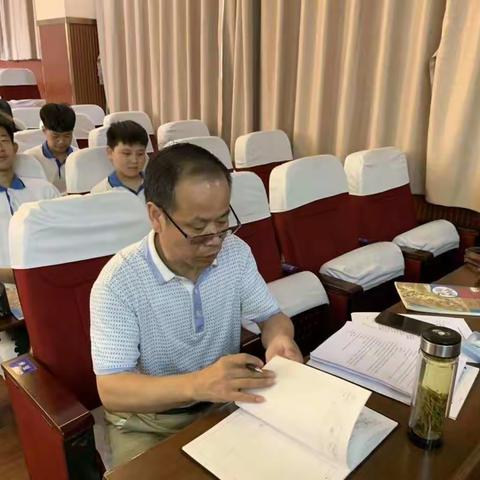 初夏时节赛课忙，扎根教研砺精兵