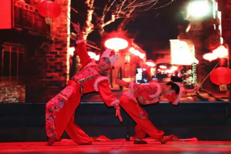 二人台《挂红灯》剧照