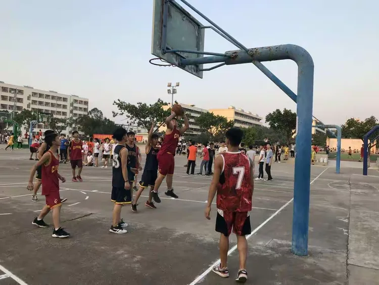 港南中学2018秋第七周工作小结
