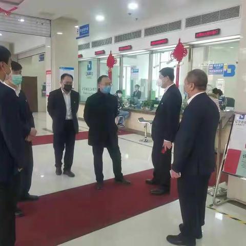 抚顺银保监分局康树龙局长一行到抚顺县联社督导疫情防控工作
