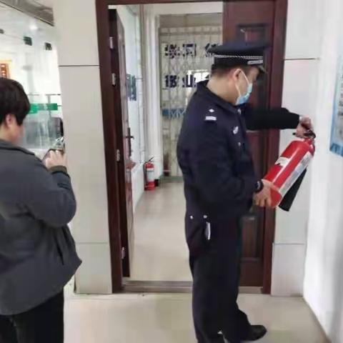 高陵分局治安大队对辖区广电网络公司进行安全检查