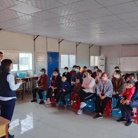 城南支行金融夜校走进溪河村