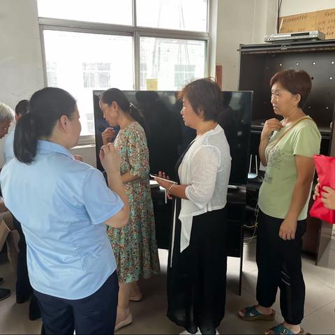 城南支行金融夜校走进周家社区