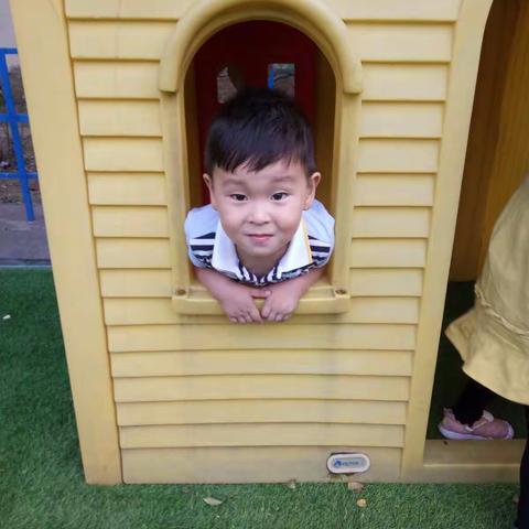 二宝在幼儿园的日常……