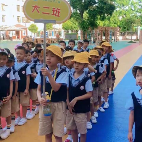 参观小学初体验，幼小衔接零距离—— 临高县滨江幼儿园大班组参观小学活动