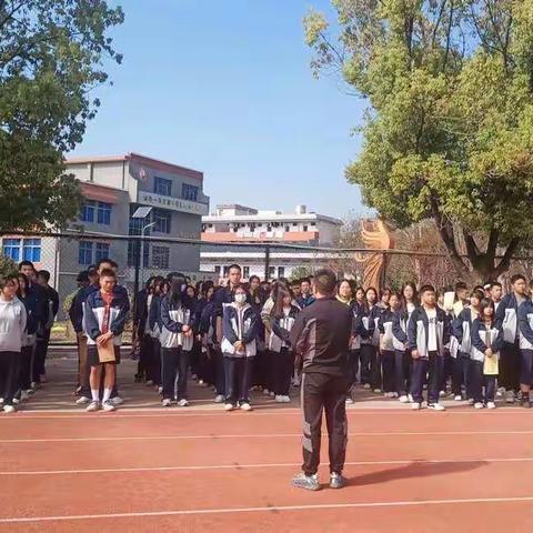 弋阳二中德育处组织召开全校学生会纪律整顿会