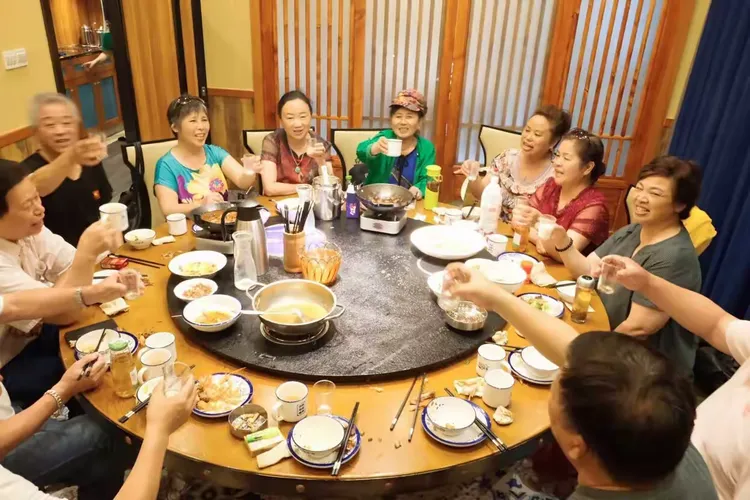 愉快的同学聚会！