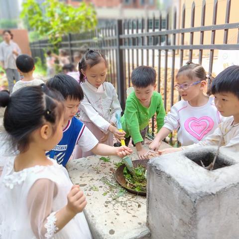 栗雨街道第四幼儿园大一班5月《快乐的时光》