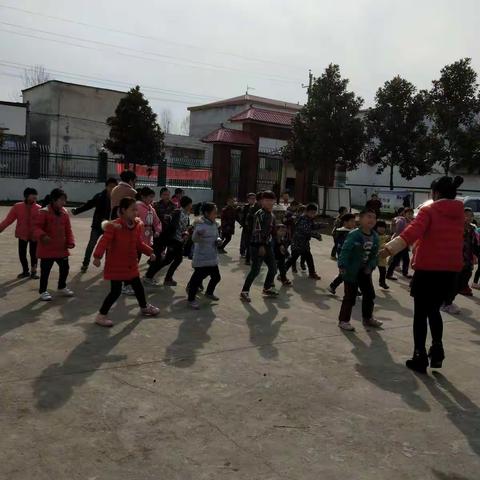 罗池坑小学期中表彰大会